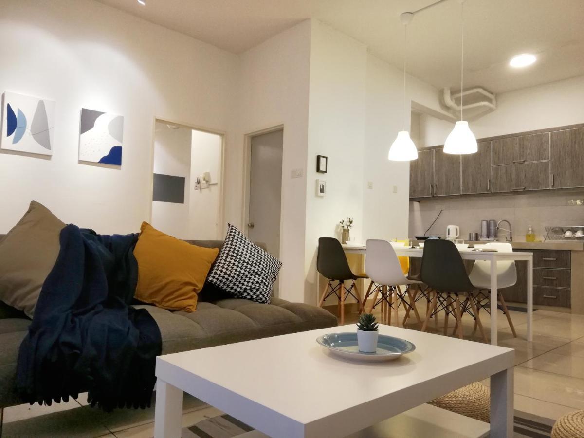 Subang City Residence, 8-9 Pax With Balcony, Walking Distance To Summit, 5Min To Sunway Subang Jaya Exterior photo