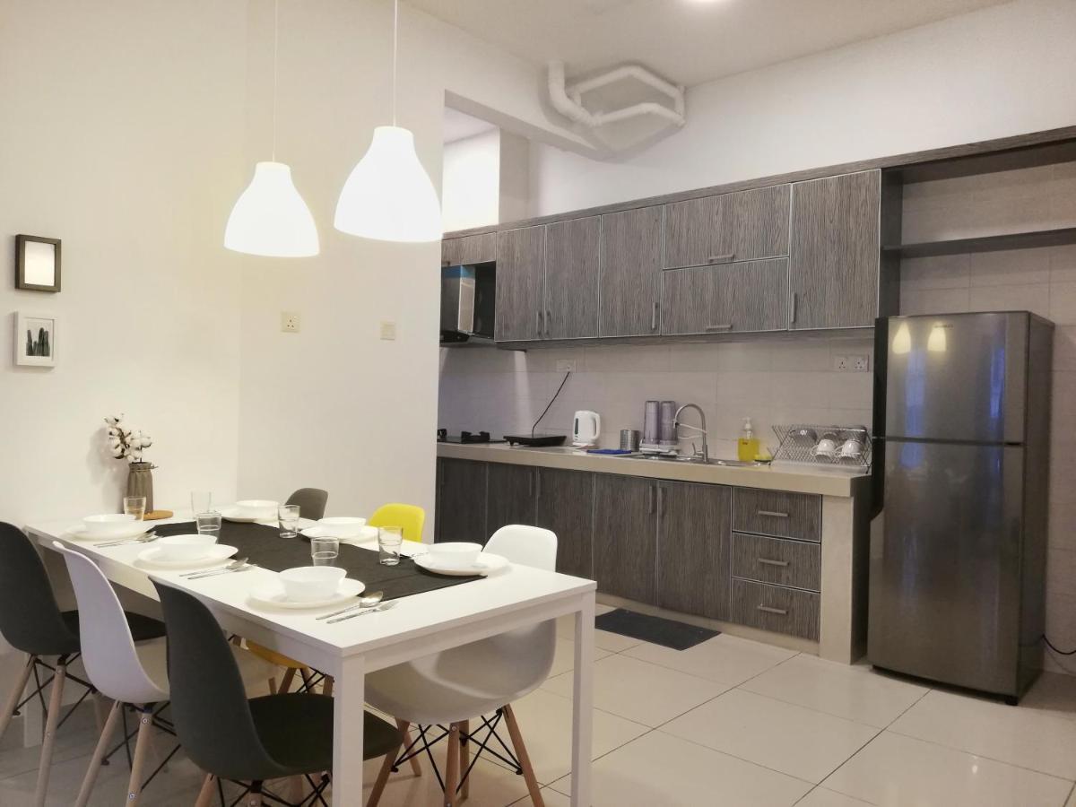 Subang City Residence, 8-9 Pax With Balcony, Walking Distance To Summit, 5Min To Sunway Subang Jaya Exterior photo